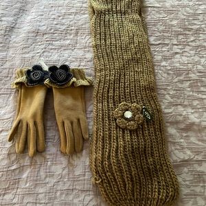 Knit scarf and gloves